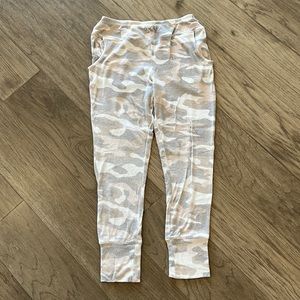 BOBEAU Camo-print brushed knit jogger, Size S